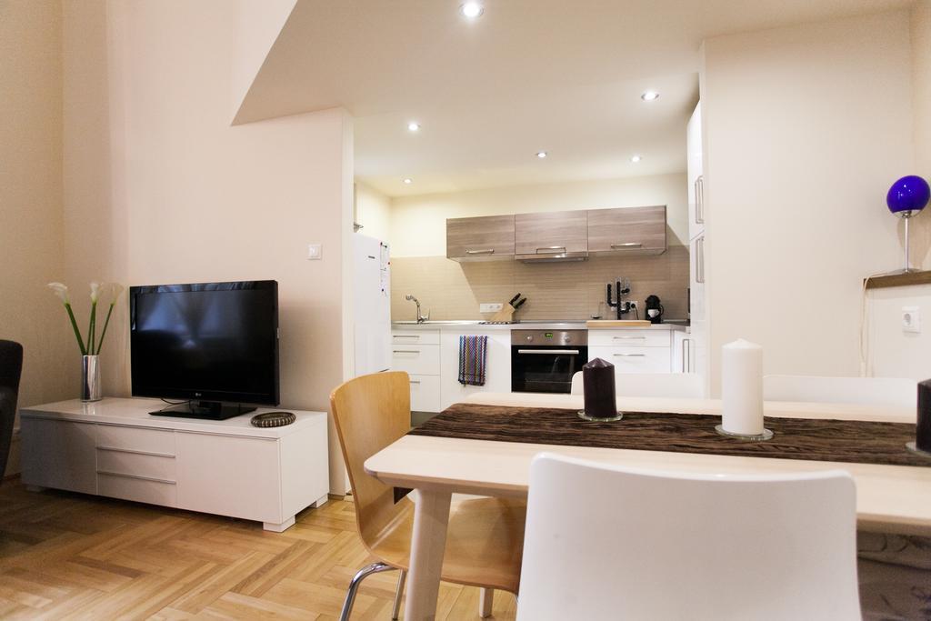 Agora Apartment Budapest Eksteriør billede