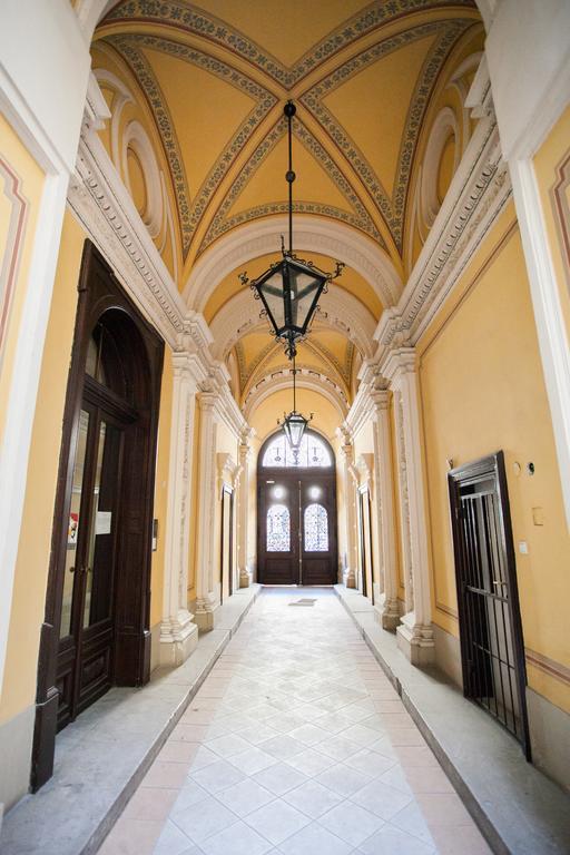 Agora Apartment Budapest Eksteriør billede