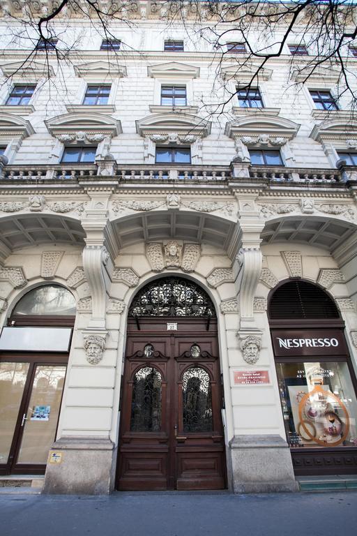 Agora Apartment Budapest Eksteriør billede