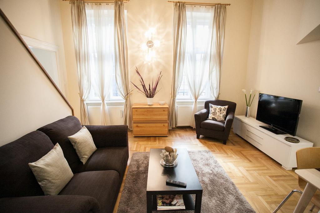 Agora Apartment Budapest Eksteriør billede