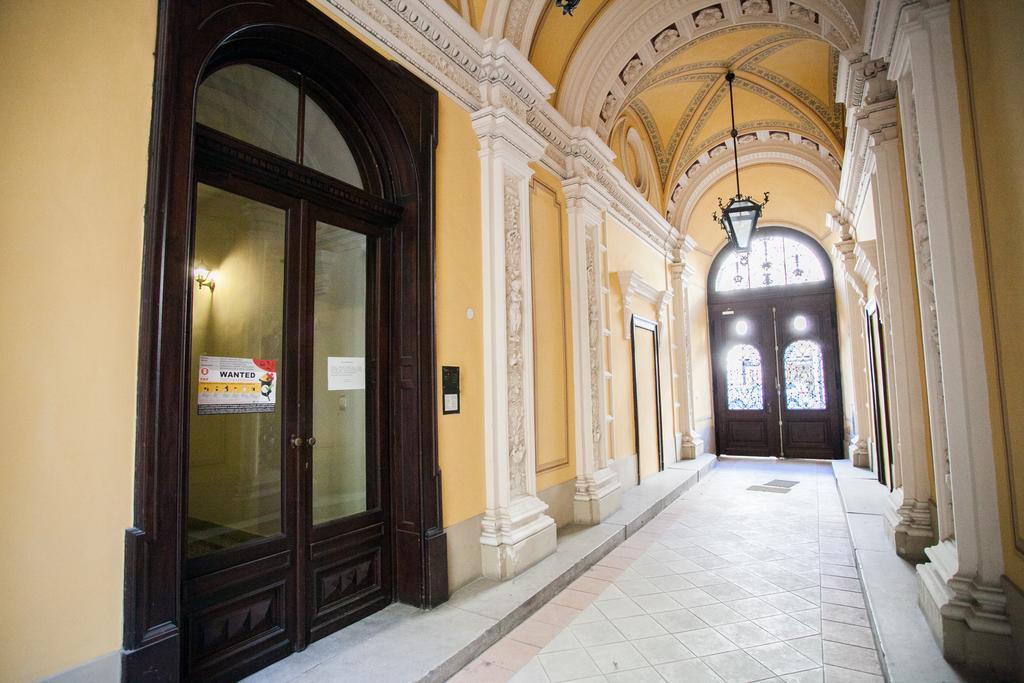 Agora Apartment Budapest Eksteriør billede