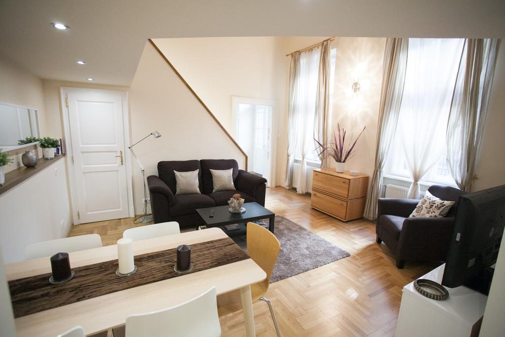 Agora Apartment Budapest Eksteriør billede