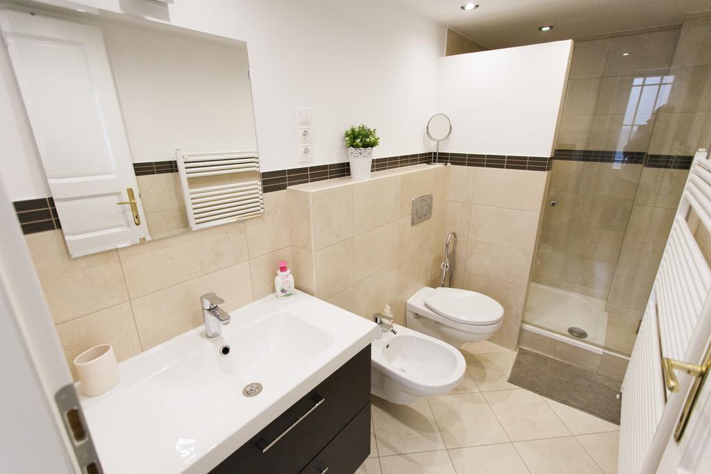 Agora Apartment Budapest Eksteriør billede