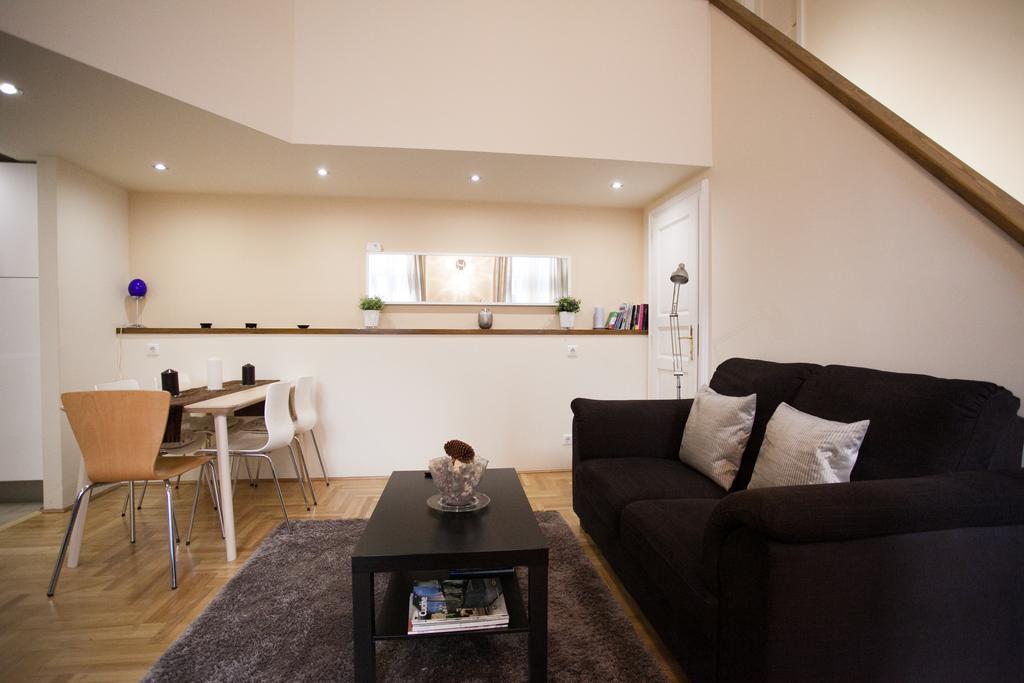 Agora Apartment Budapest Eksteriør billede