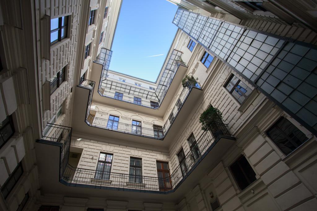 Agora Apartment Budapest Eksteriør billede